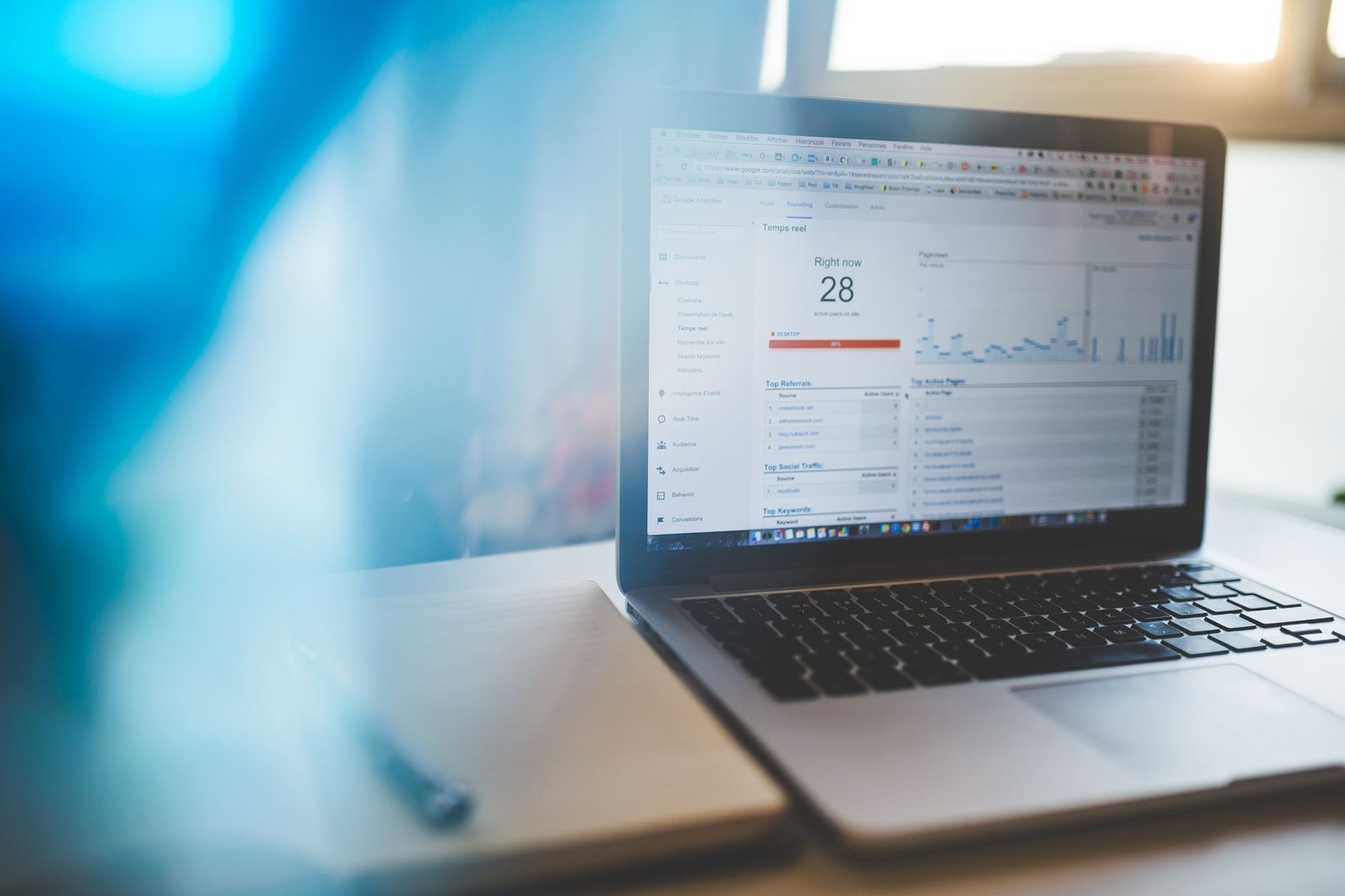 Clean remote workspace featuring a laptop displaying an organized productivity dashboard.